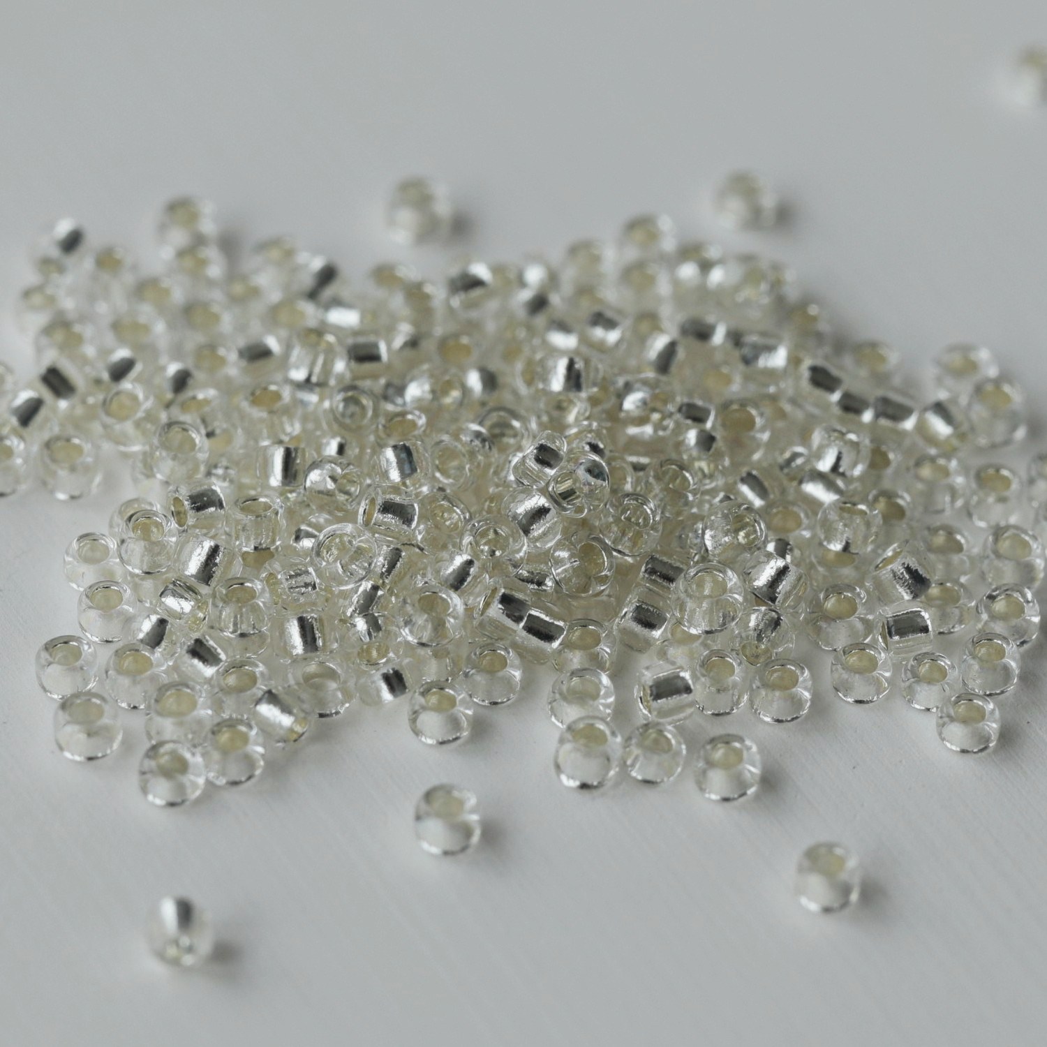 Rond 15/0 argent-34 perles de rocaille en verre de travail manuel pour la fabrication de bijoux