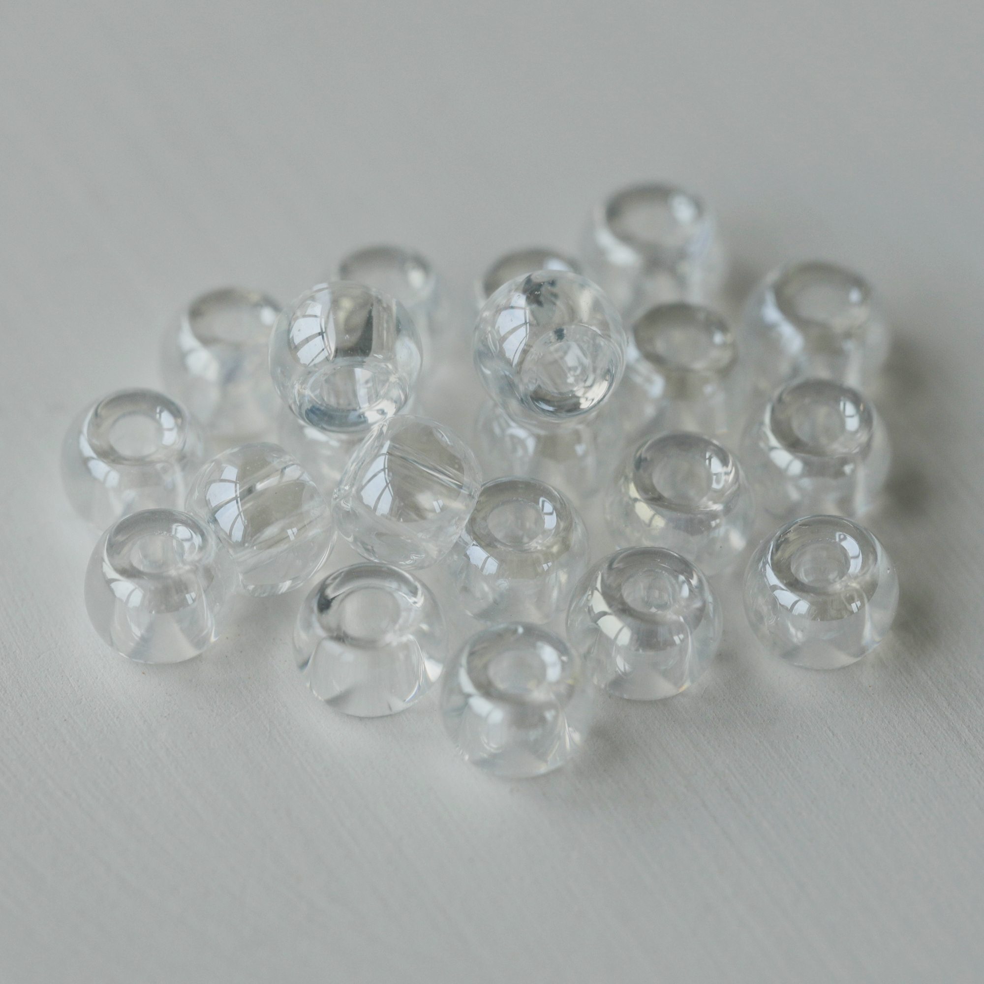 Perles de verre rondes à la machine 4mm101 pour la broderie