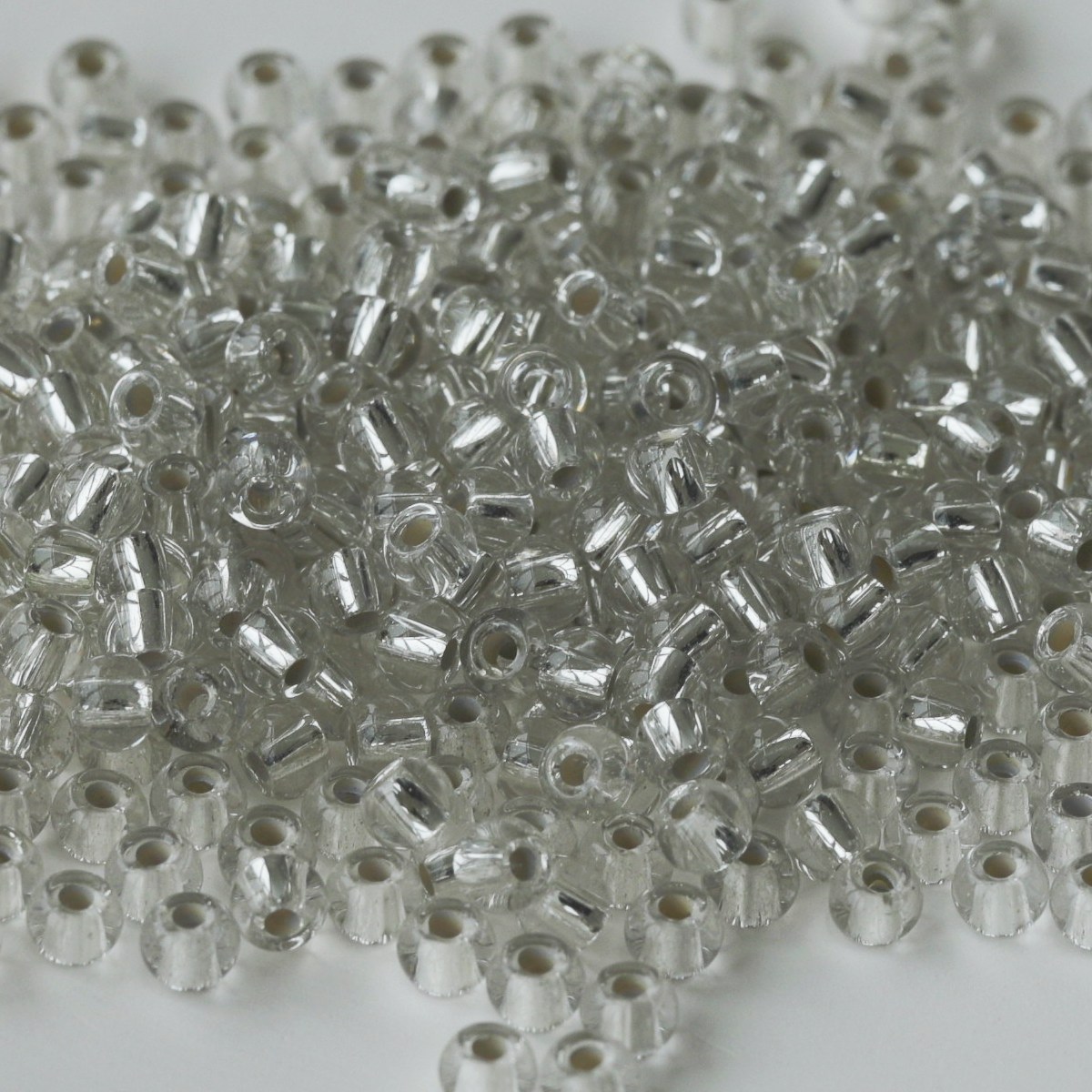 Perles de verre rondes pointues de 4 mm 34 pour la broderie